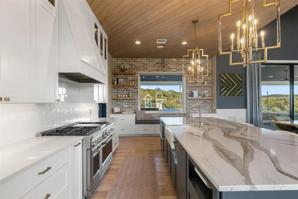 19409 Sean Avery Path Spicewood TX 78669