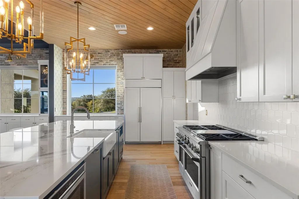19409 Sean Avery Path Spicewood TX 78669