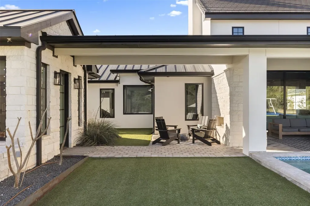 19409 Sean Avery Path Spicewood TX 78669