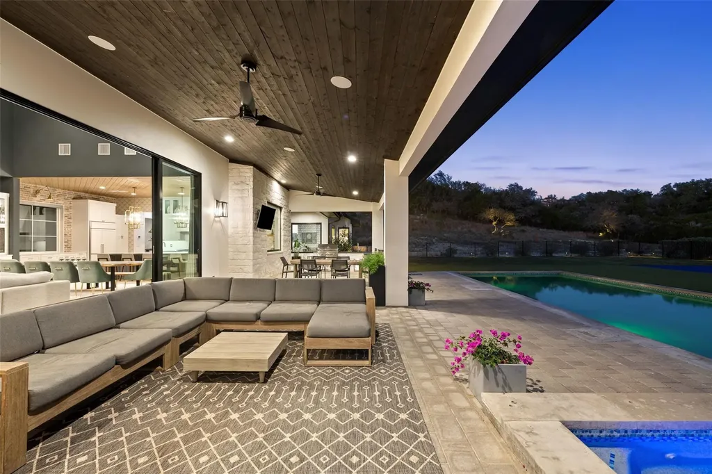 19409 Sean Avery Path Spicewood TX 78669