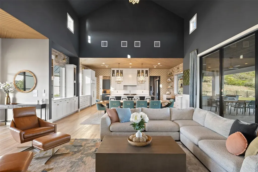 19409 Sean Avery Path Spicewood TX 78669