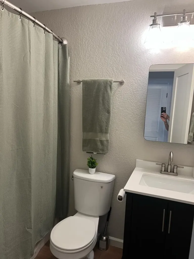 2401 Manor St Road Austin TX 78722