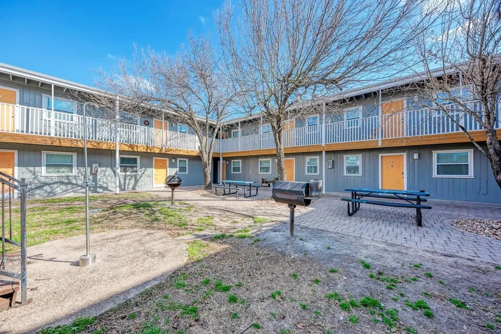 2401 Manor St Road Austin TX 78722