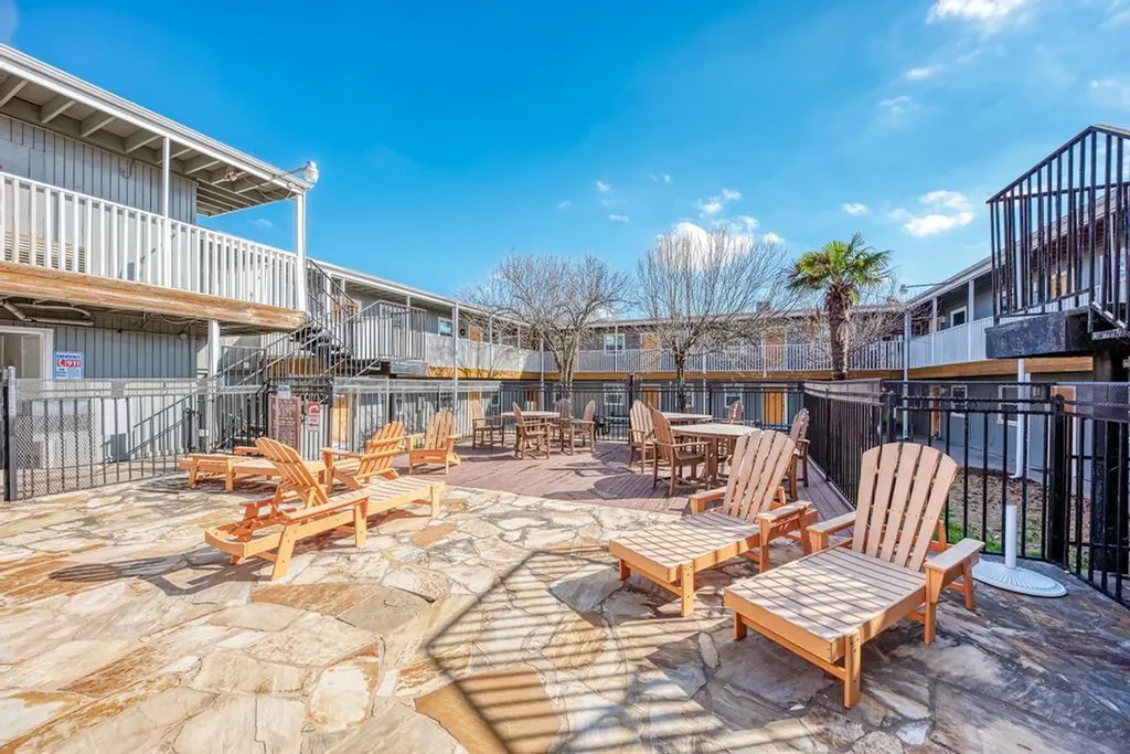 2401 Manor St Road Austin TX 78722