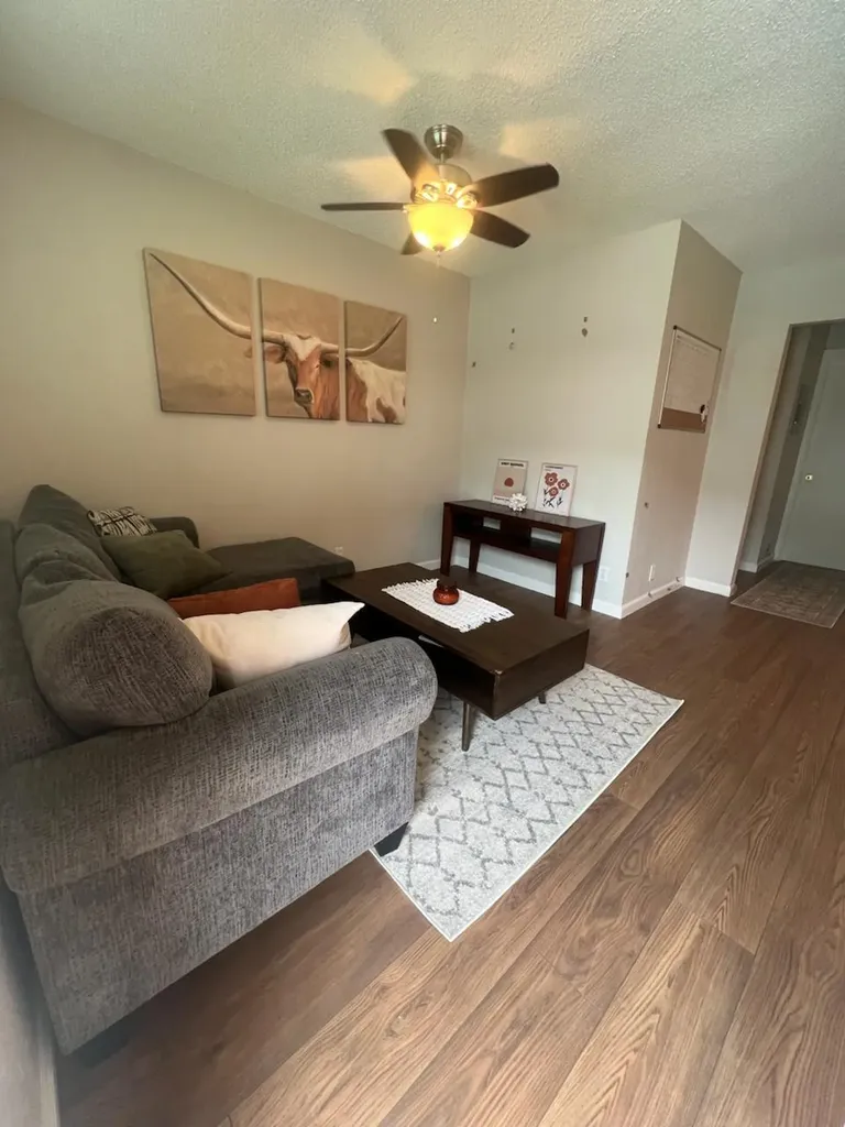2401 Manor St Road Austin TX 78722