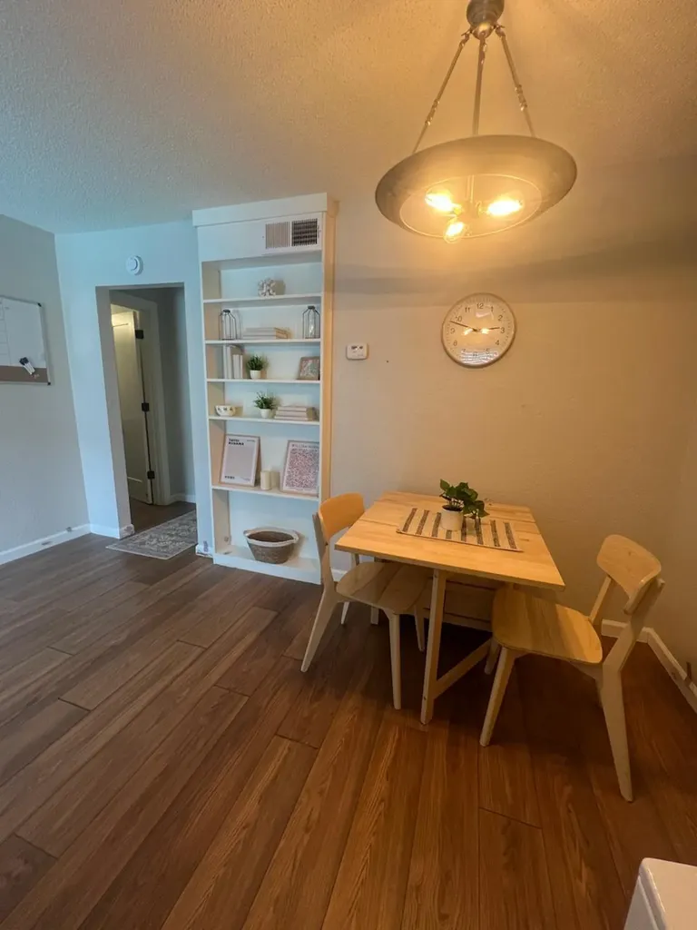 2401 Manor St Road Austin TX 78722
