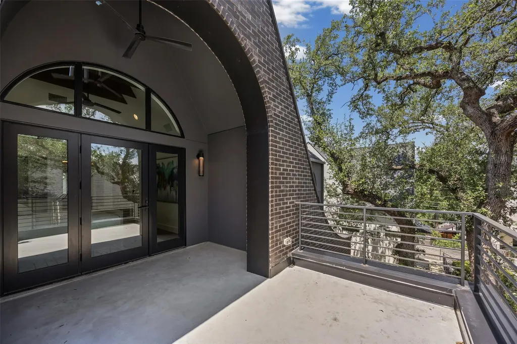 809 Mariposa Drive Austin TX 78704