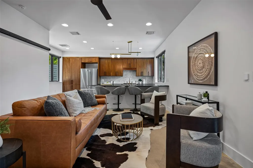 809 Mariposa Drive Austin TX 78704