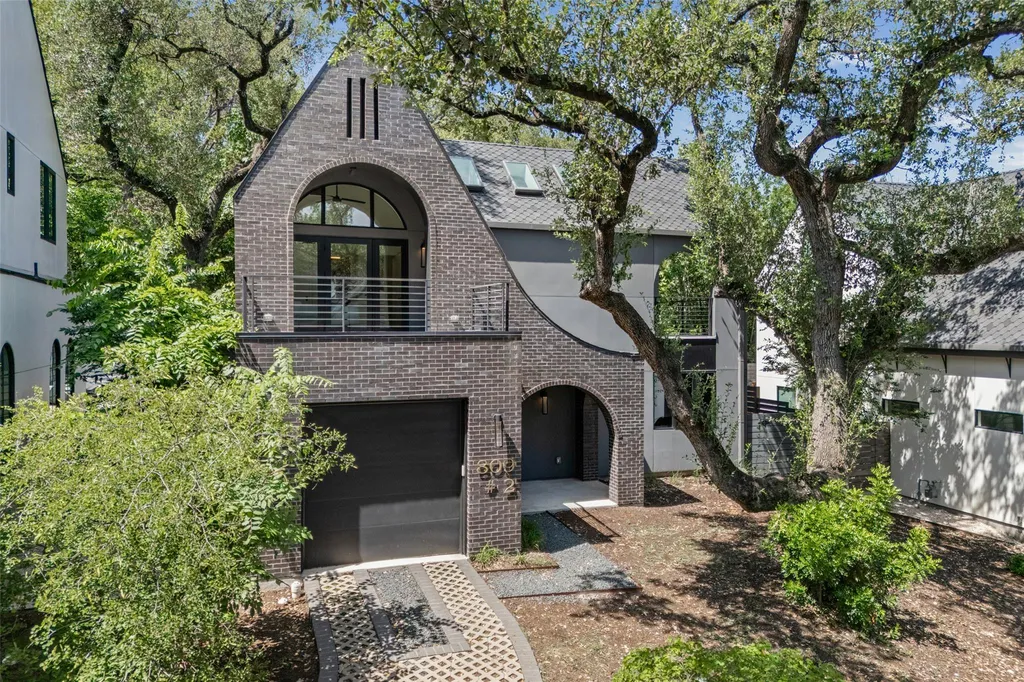 809 Mariposa Drive Austin TX 78704