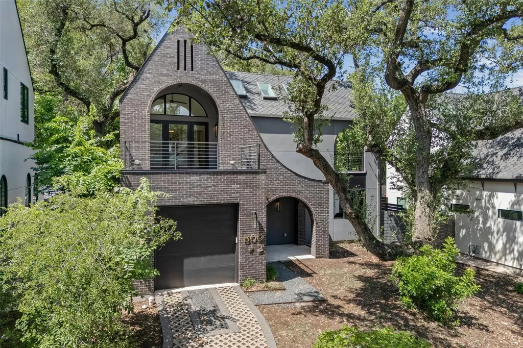 809 Mariposa Drive Austin TX 78704