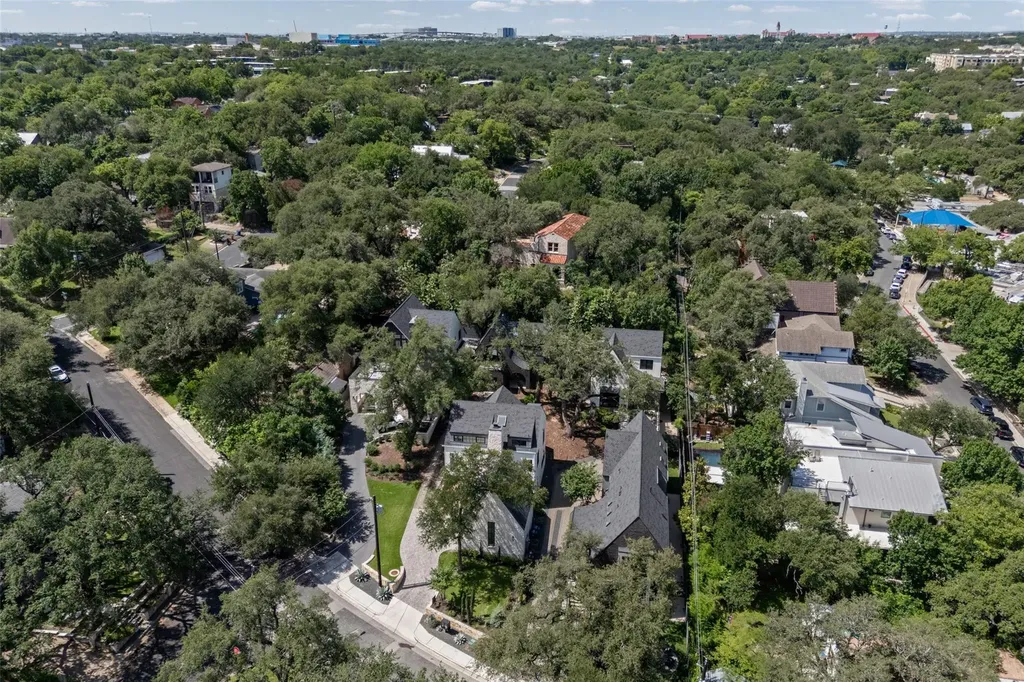 809 Mariposa Drive Austin TX 78704