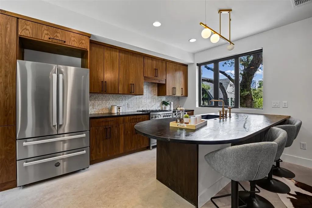 809 Mariposa Drive Austin TX 78704