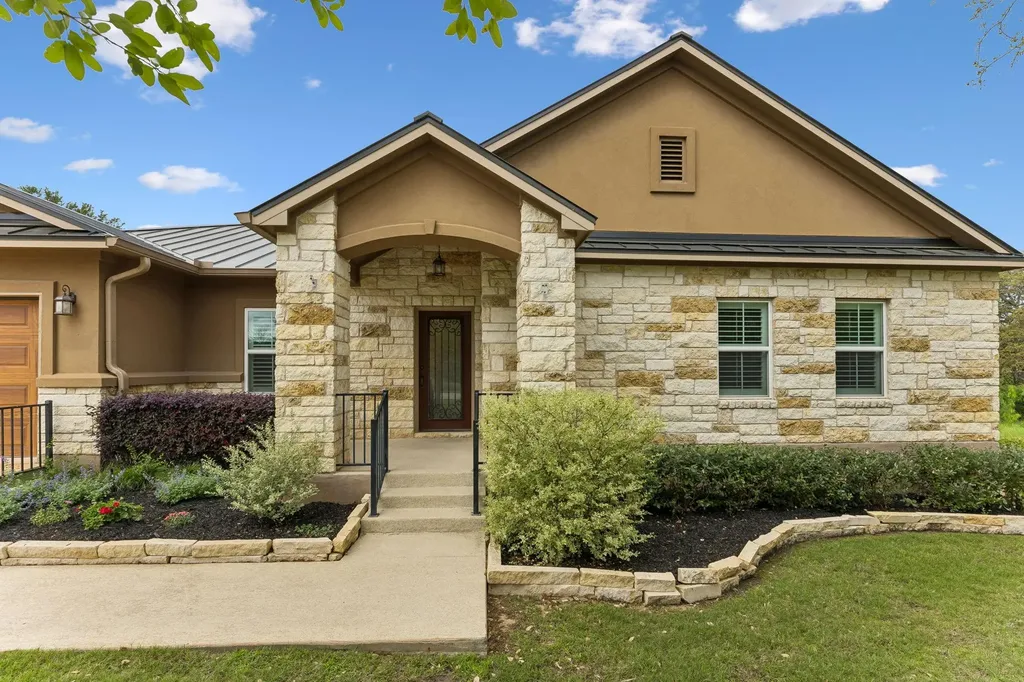 824 Sun Ray Horseshoe Bay TX 78657