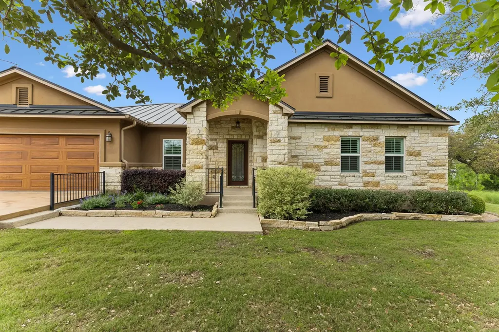 824 Sun Ray Horseshoe Bay TX 78657