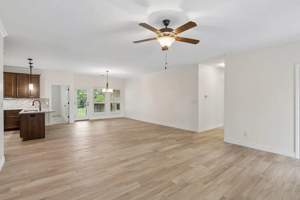 824 Sun Ray Horseshoe Bay TX 78657