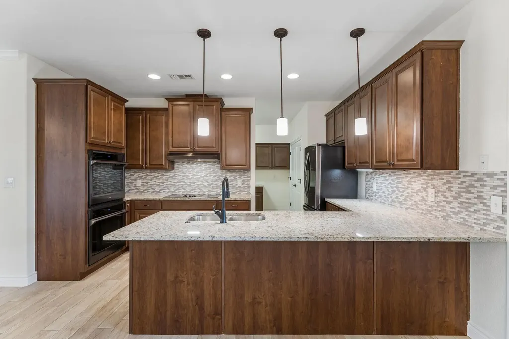 824 Sun Ray Horseshoe Bay TX 78657