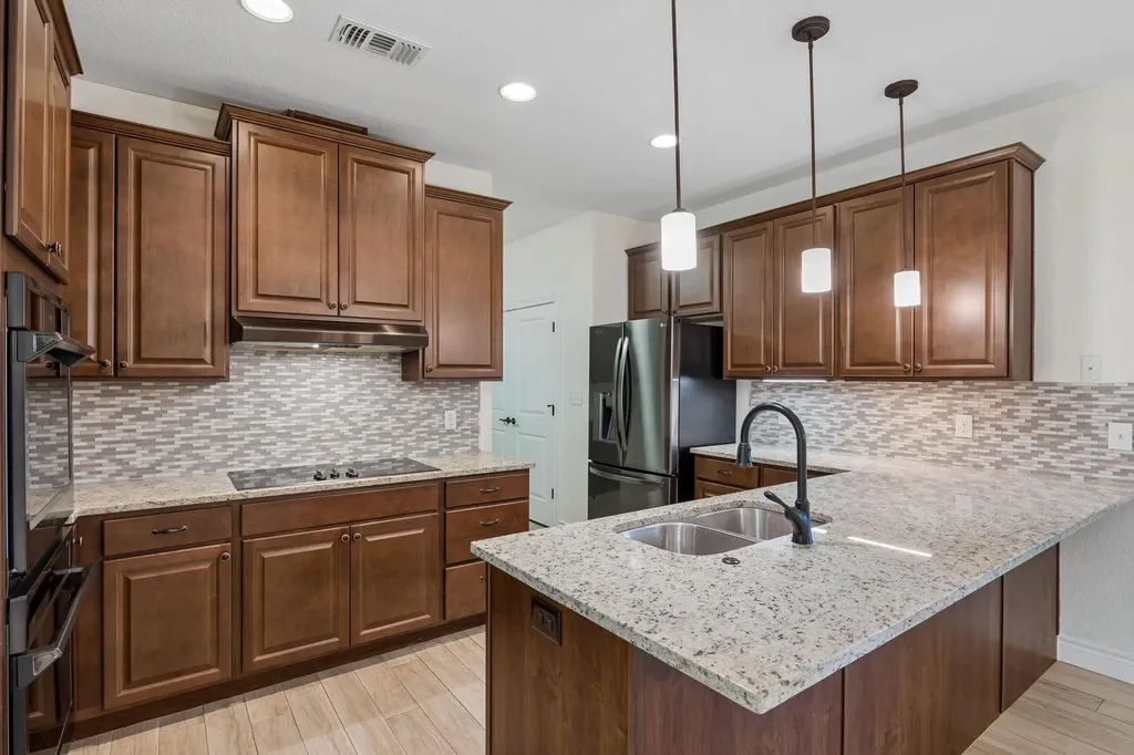 824 Sun Ray Horseshoe Bay TX 78657