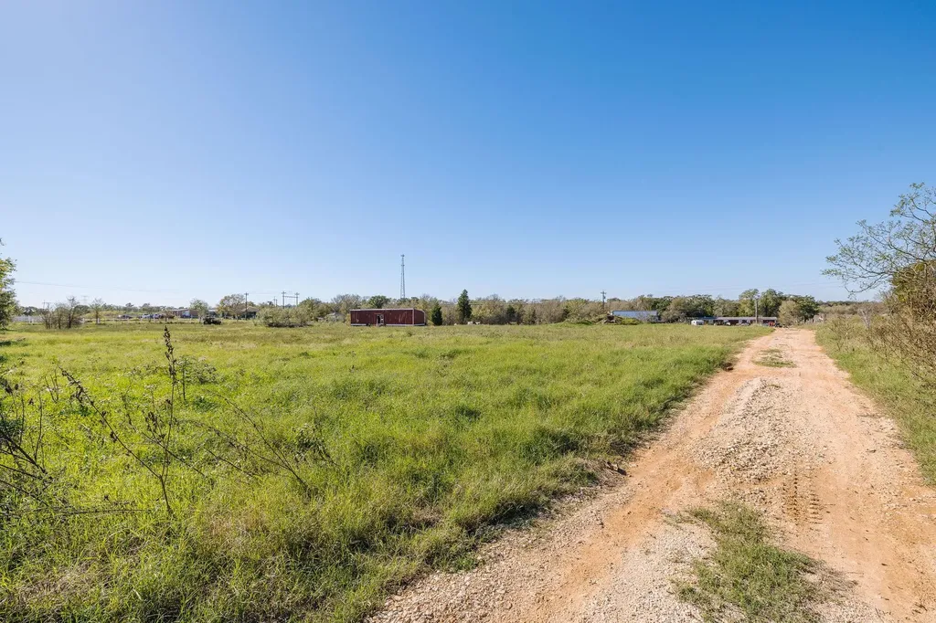 166 Norwood Lane Elgin TX 78621