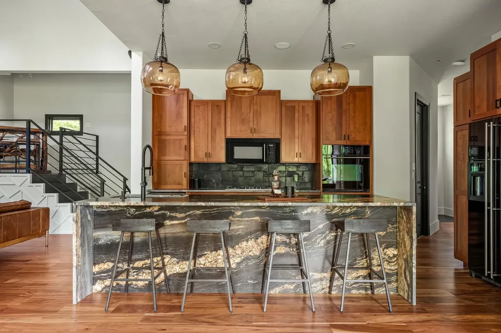 12417 River Bend Austin TX 78732