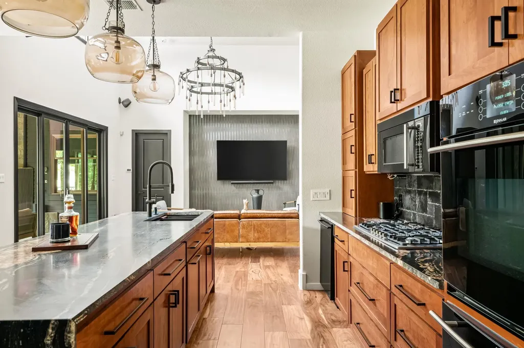 12417 River Bend Austin TX 78732