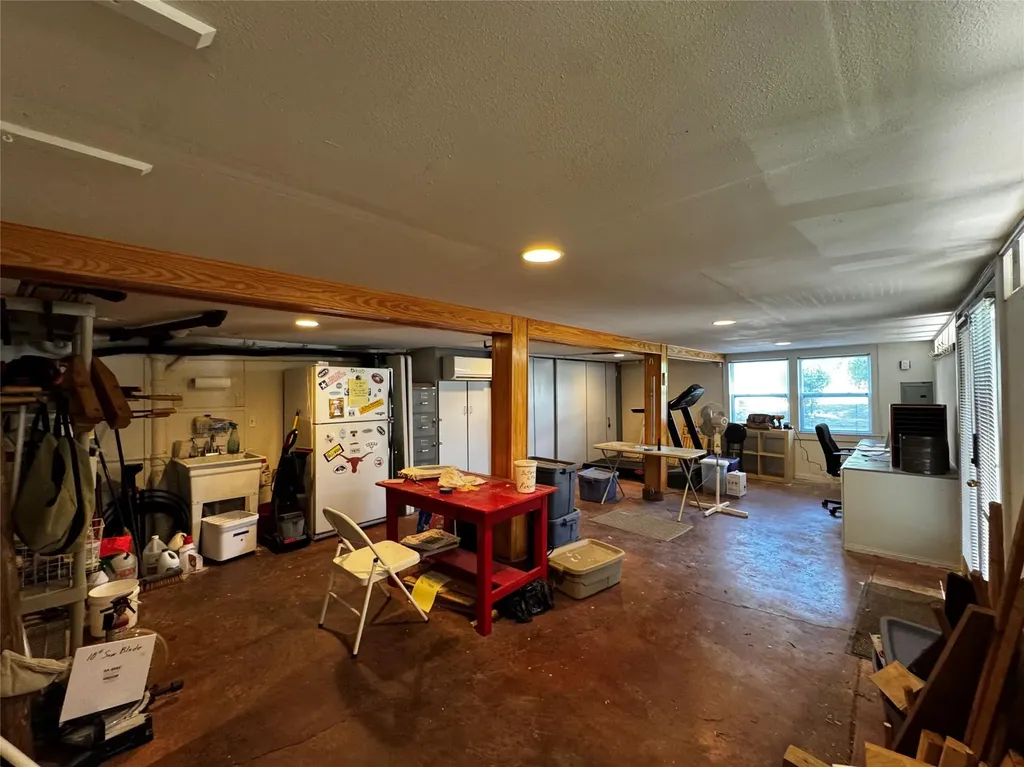 2002 East Side Drive Austin TX 78704