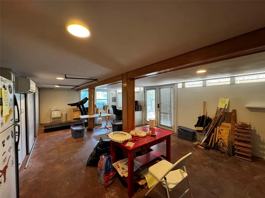 2002 East Side Drive Austin TX 78704