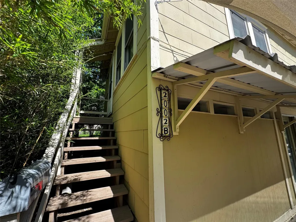 2002 East Side Drive Austin TX 78704