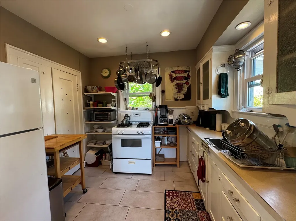 2002 East Side Drive Austin TX 78704