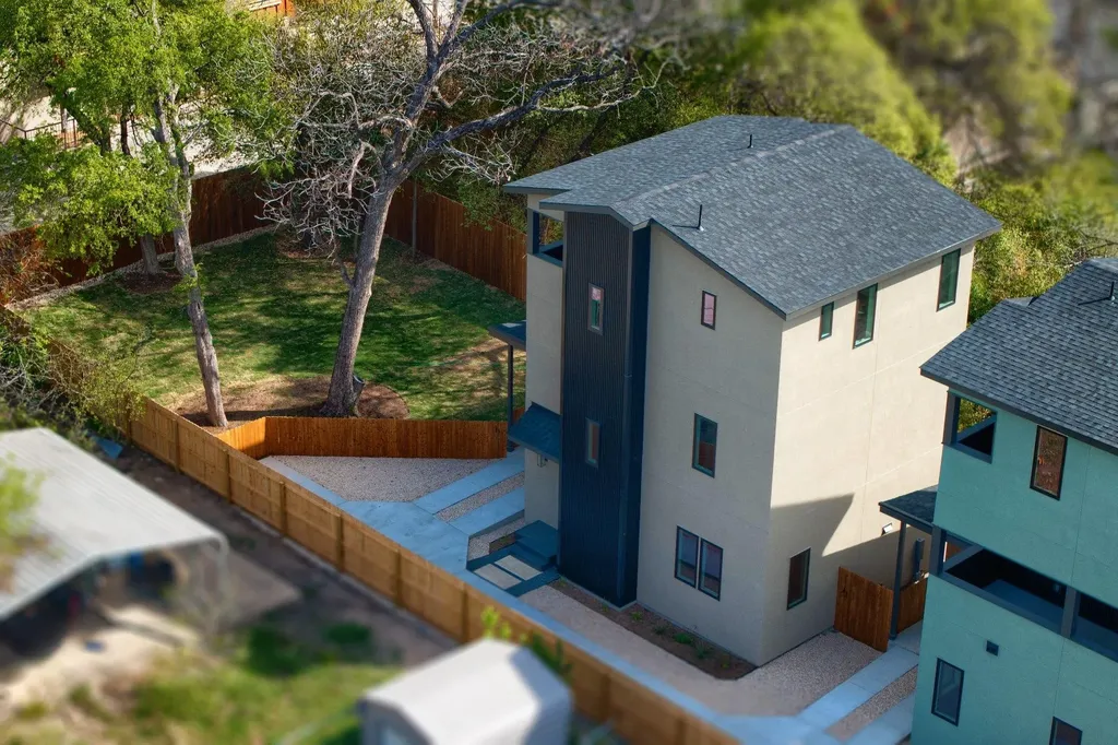 2818 E 22nd Street Austin TX 78722