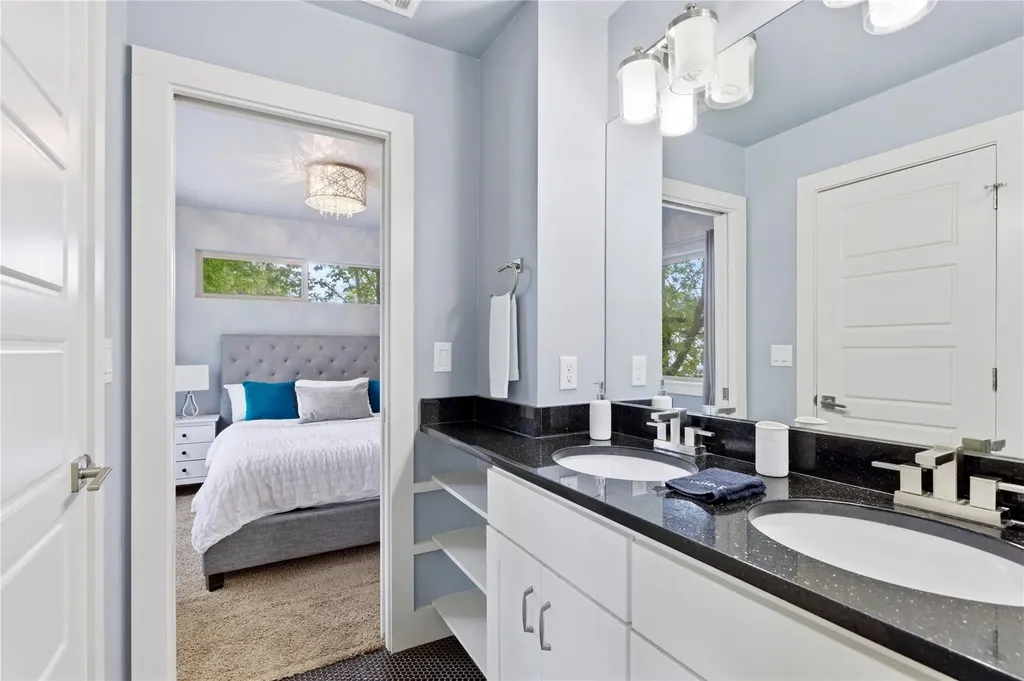 2202 Willow Street Austin TX 78702