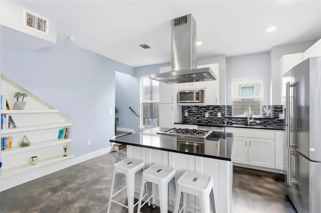 2202 Willow Street Austin TX 78702