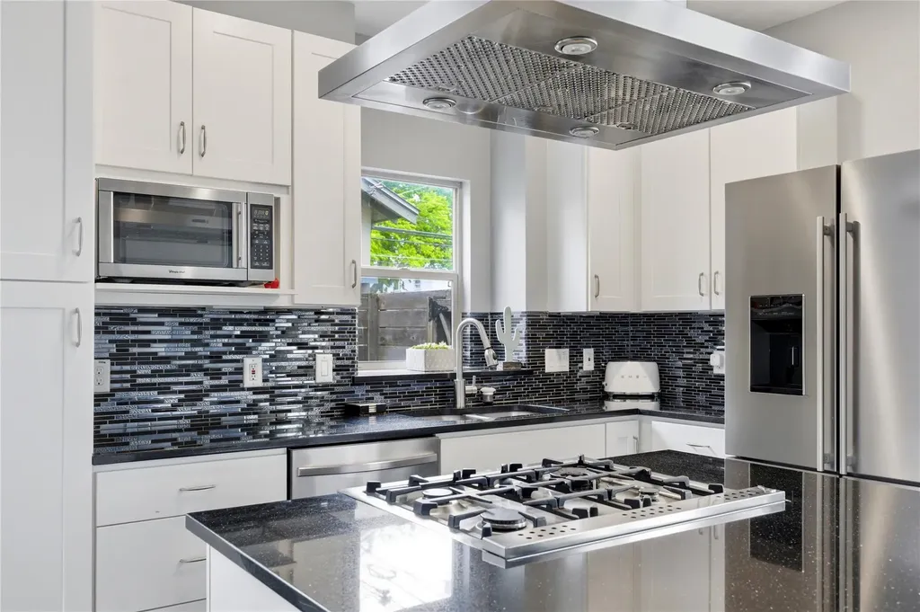 2202 Willow Street Austin TX 78702