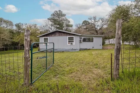 114 Fealy Road Red Rock TX 78662