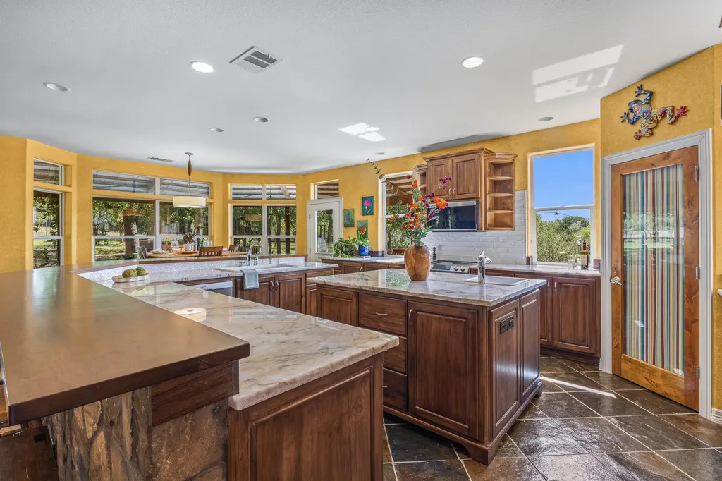 23802 Oscar Road Spicewood TX 78669