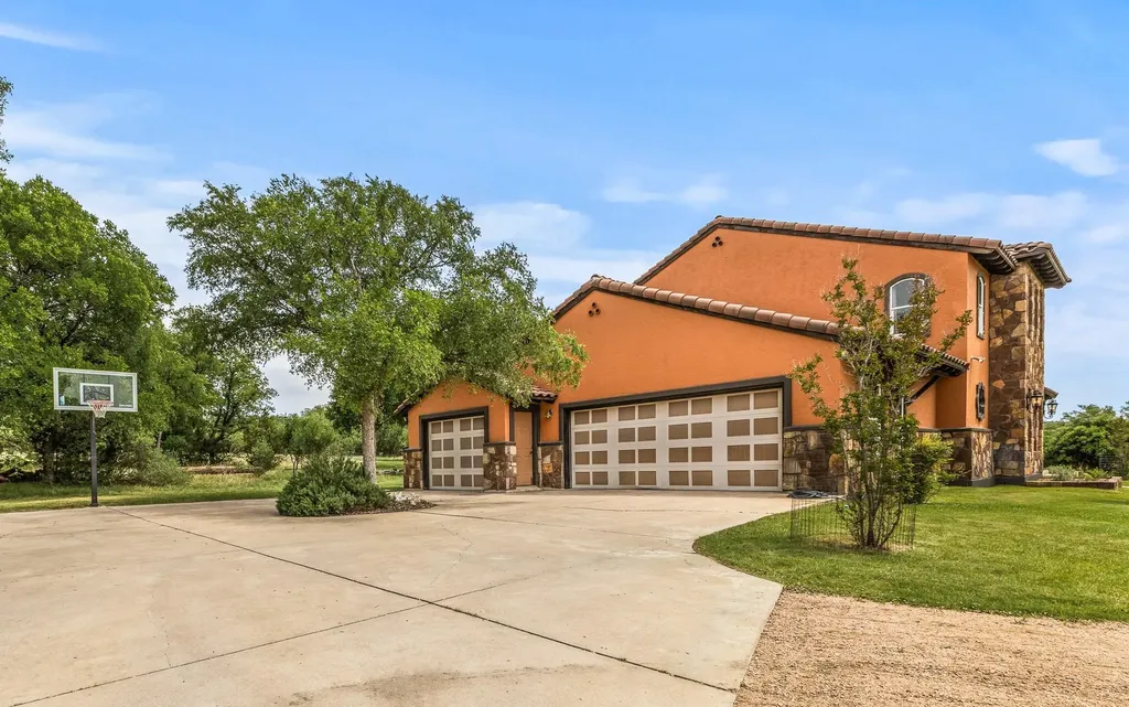 23802 Oscar Road Spicewood TX 78669