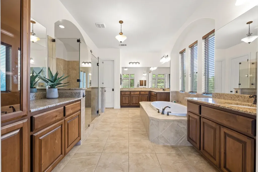 1301 Lions Lair Leander TX 78641