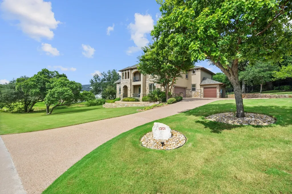1301 Lions Lair Leander TX 78641