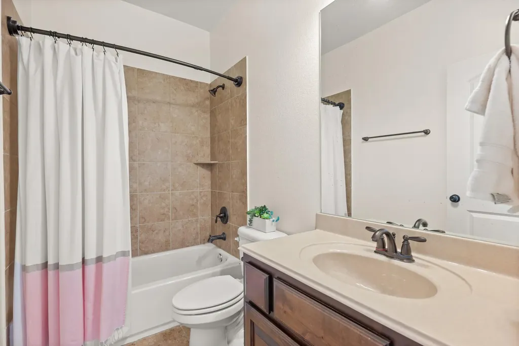 1301 Lions Lair Leander TX 78641