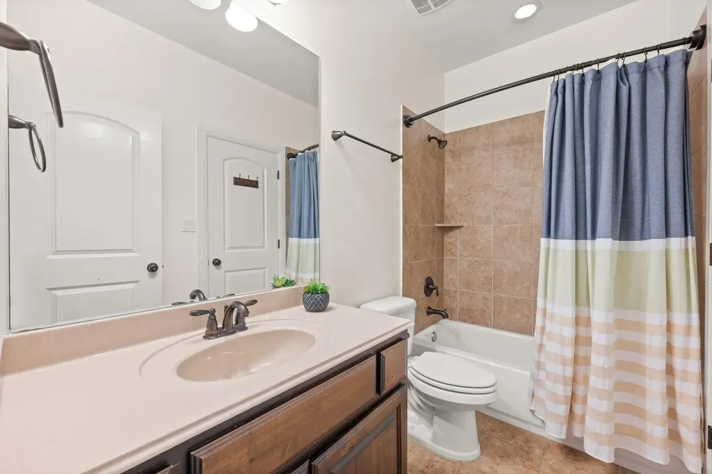 1301 Lions Lair Leander TX 78641