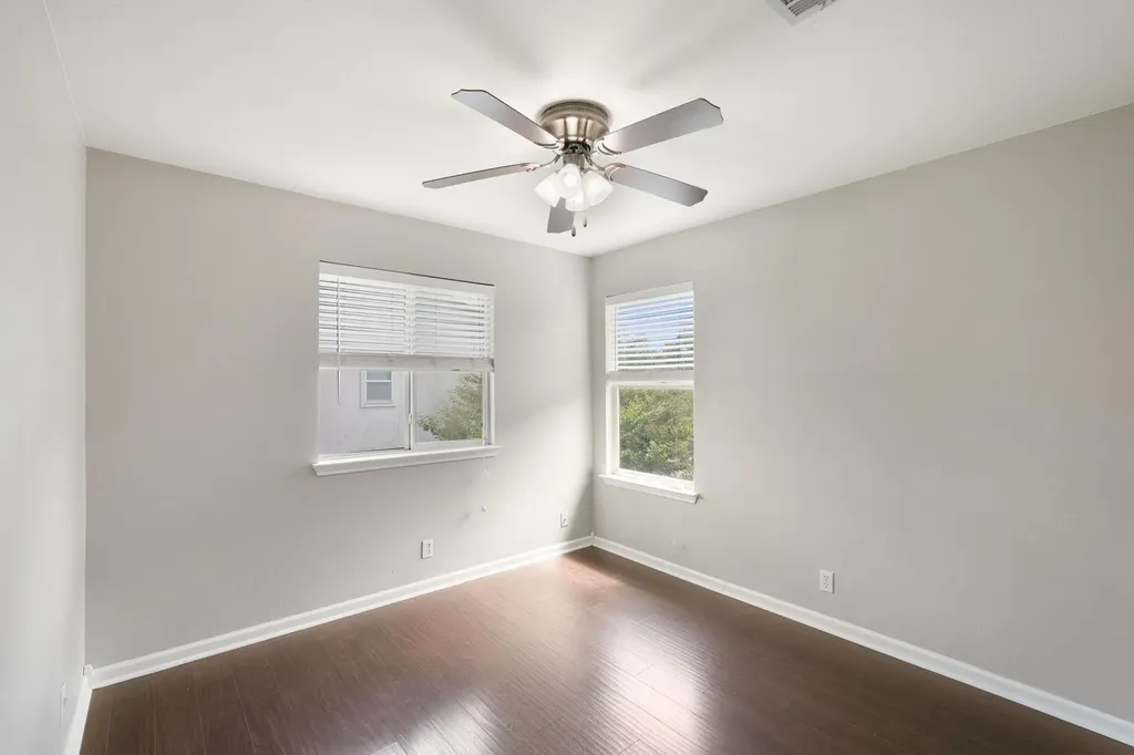 3003 Meadow Lane Taylor TX 76574