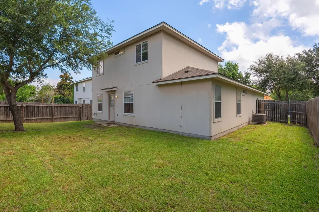 3003 Meadow Lane Taylor TX 76574