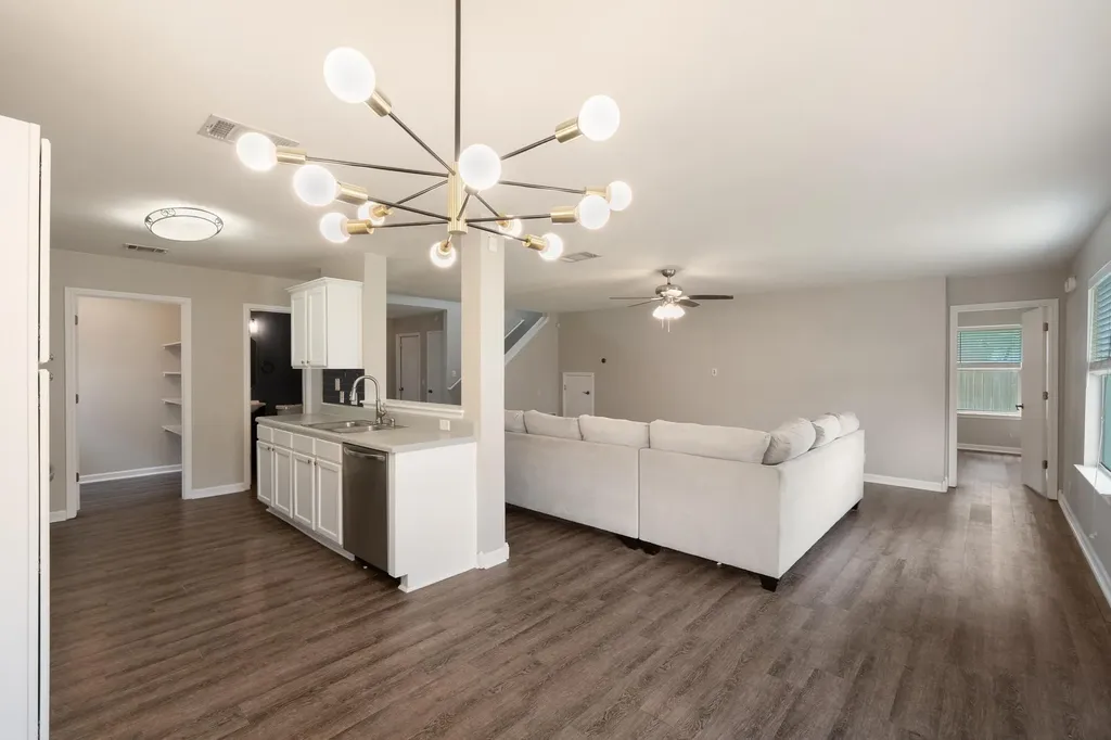 3003 Meadow Lane Taylor TX 76574