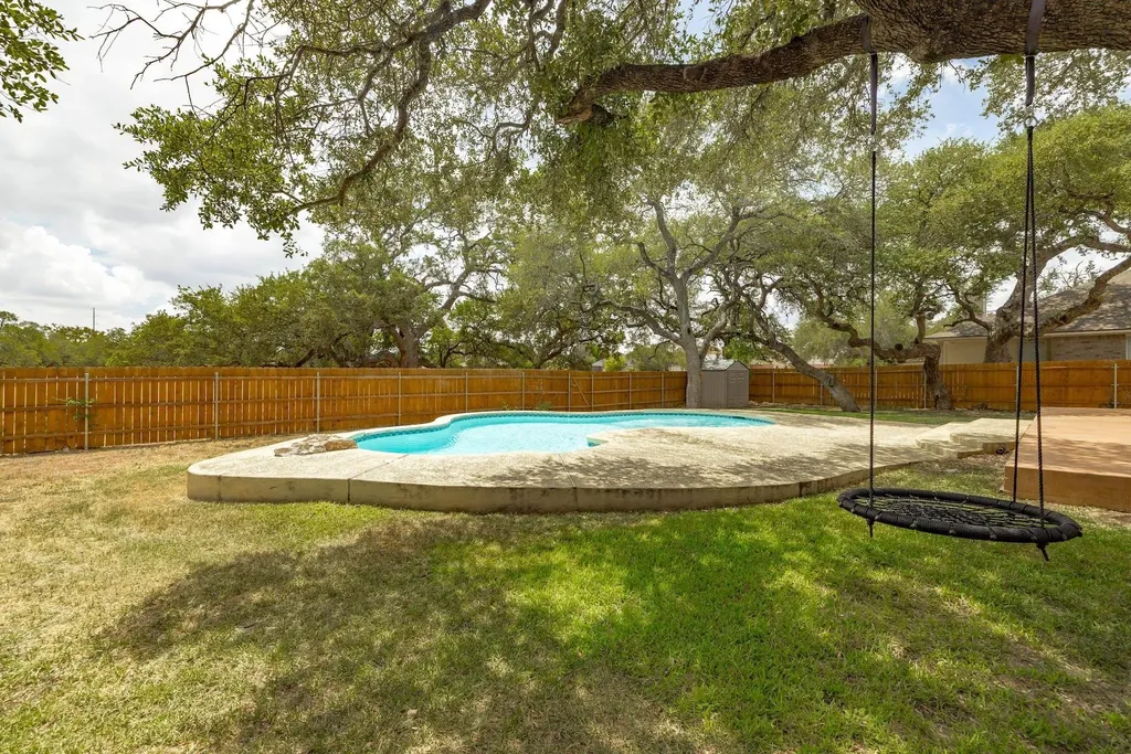 610 Haleys Cove Leander TX 78641