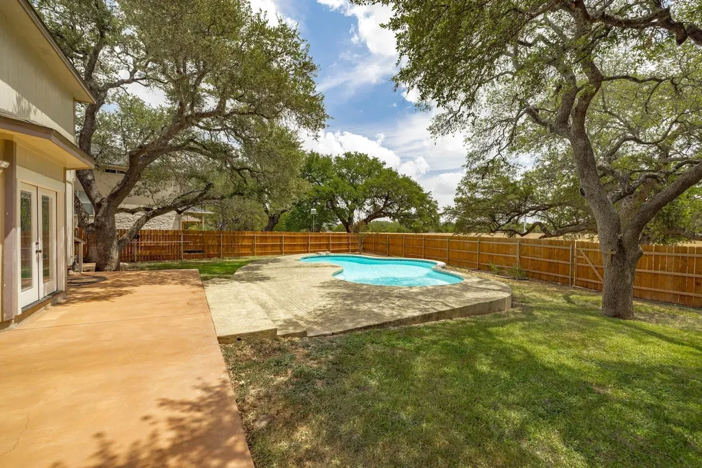 610 Haleys Cove Leander TX 78641