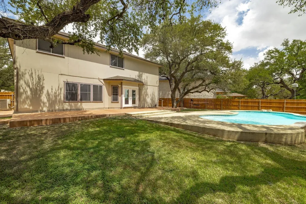 610 Haleys Cove Leander TX 78641