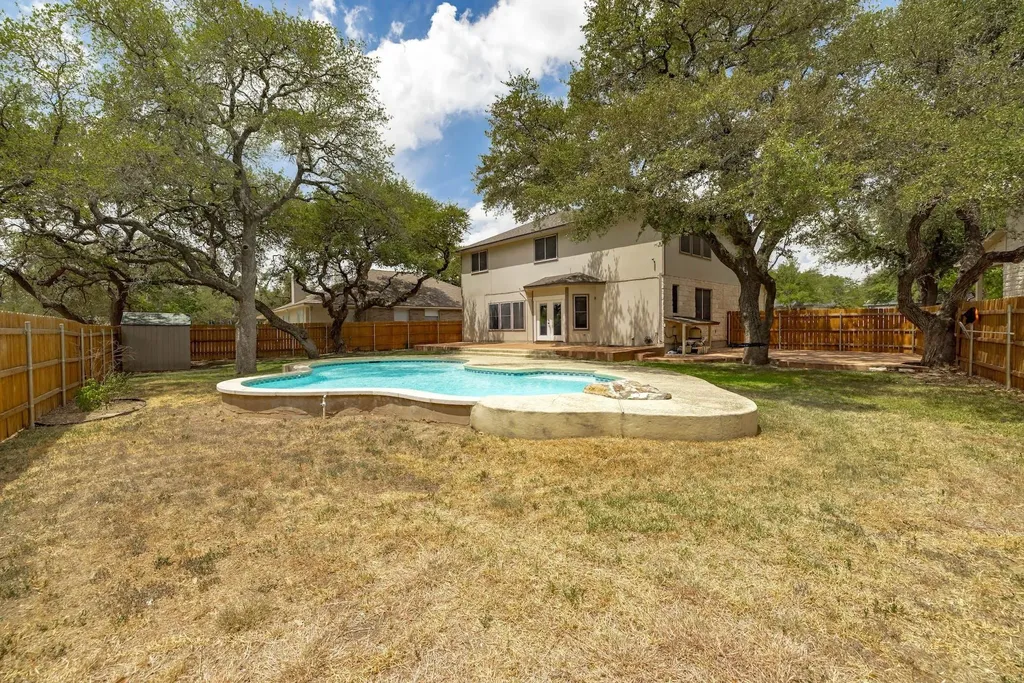 610 Haleys Cove Leander TX 78641