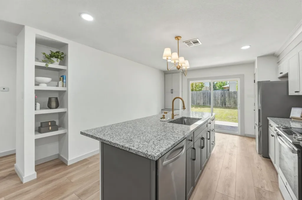 211 Banner Avenue Leander TX 78641