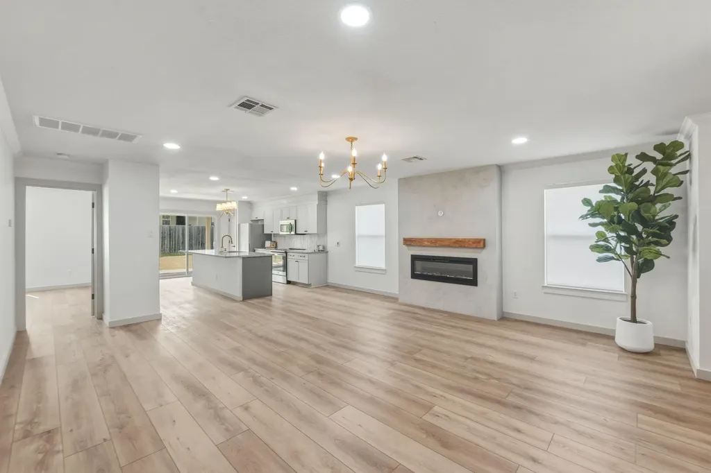 211 Banner Avenue Leander TX 78641