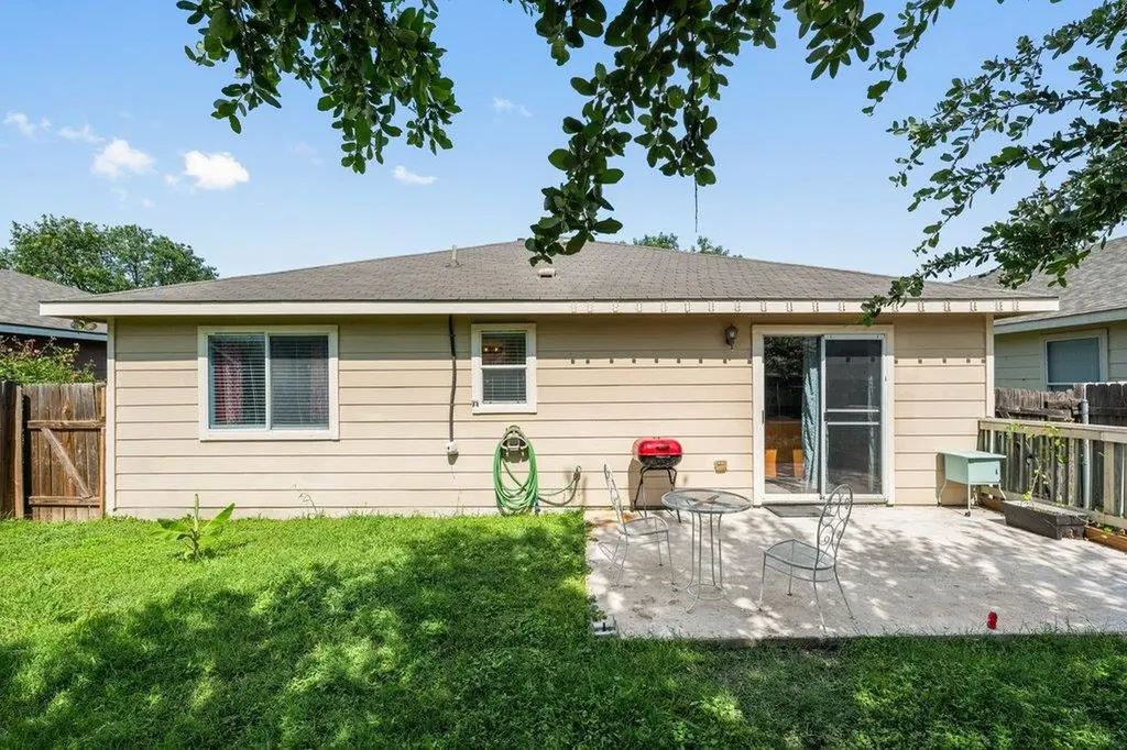 13020 Jelly Palm Trail Elgin TX 78621