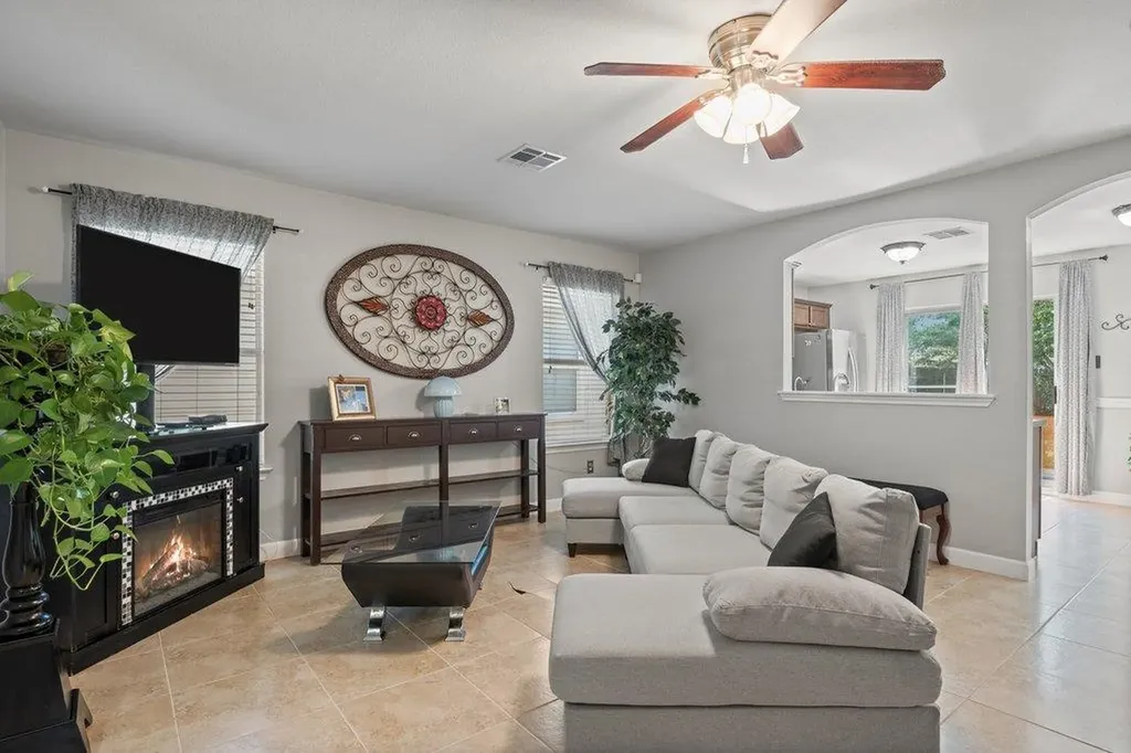 13020 Jelly Palm Trail Elgin TX 78621